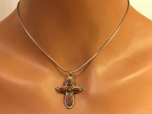 Kreuz mit Koralle Zuni Indianerschmuck
