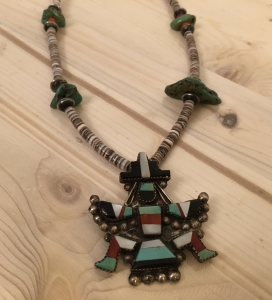 Knifewing Anhnger mit Muschelkette Zuni