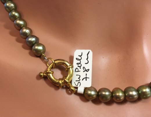 Perlenkette SWZ grnlich