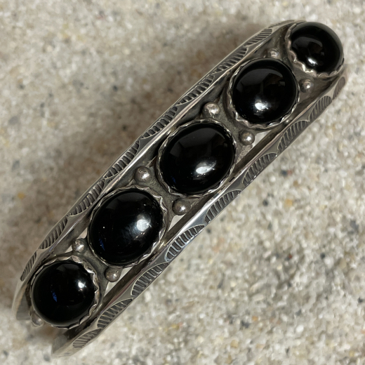 Massiver Onyx Armreif mit 5 Onyx Navajo Handarbeit