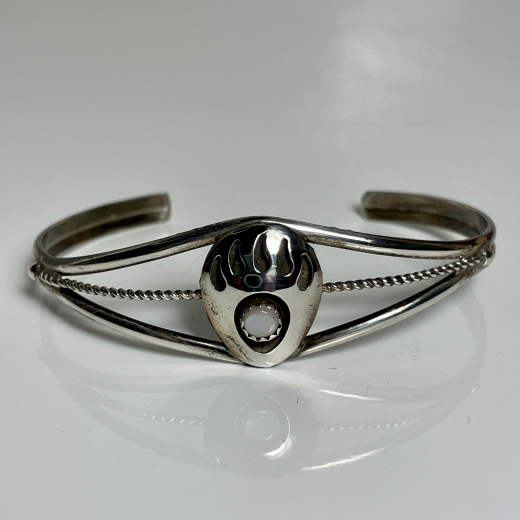 Brentatzenarmreif mit Perlmutt Navajo Handarbeit