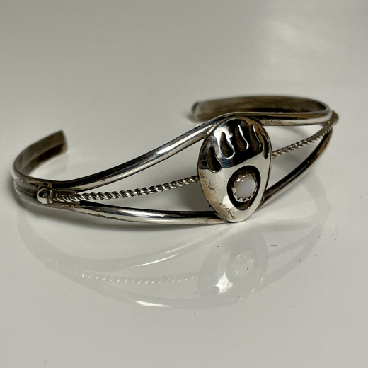 Brentatzenarmreif mit Perlmutt Navajo Handarbeit