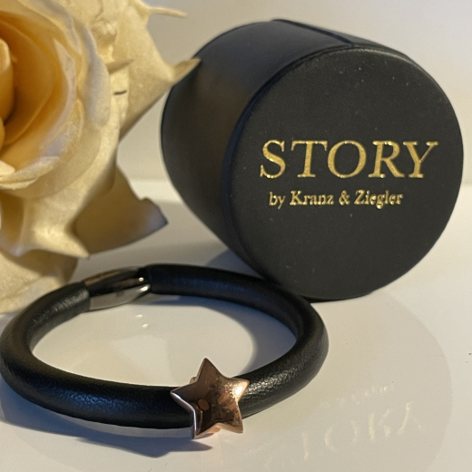 Story by Kranz & Ziegler Starter Leder Armband 19 cm Stern ros Schwarz
