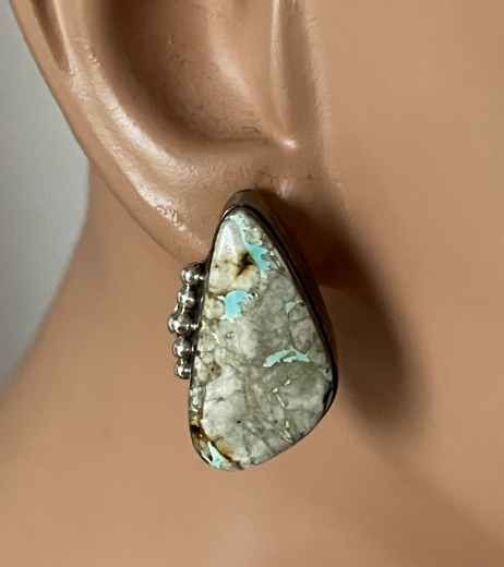 White Buffalo Trkis Ohrstecker Navajo Handarbeit